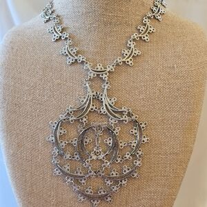 Stunning Silver Tone Metallic Bib Style Necklace